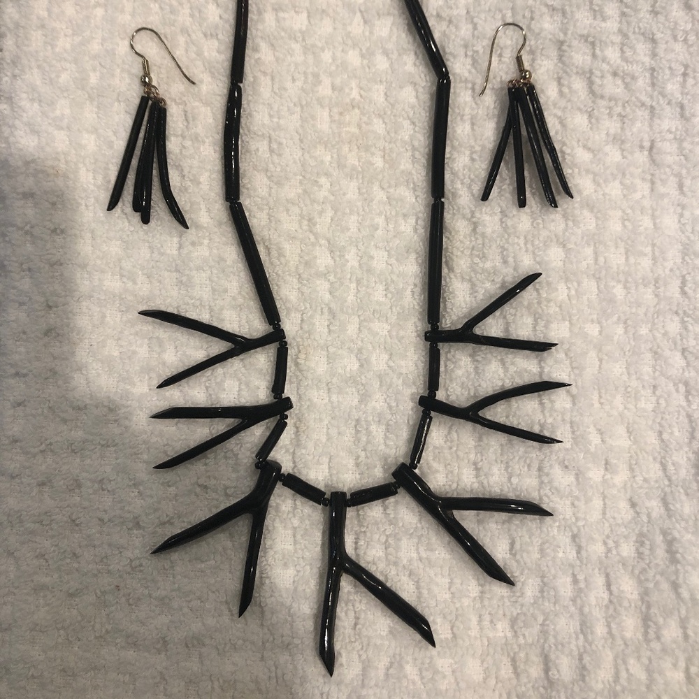 Vintage Hawaiian Black Corral Necklace and Earrings